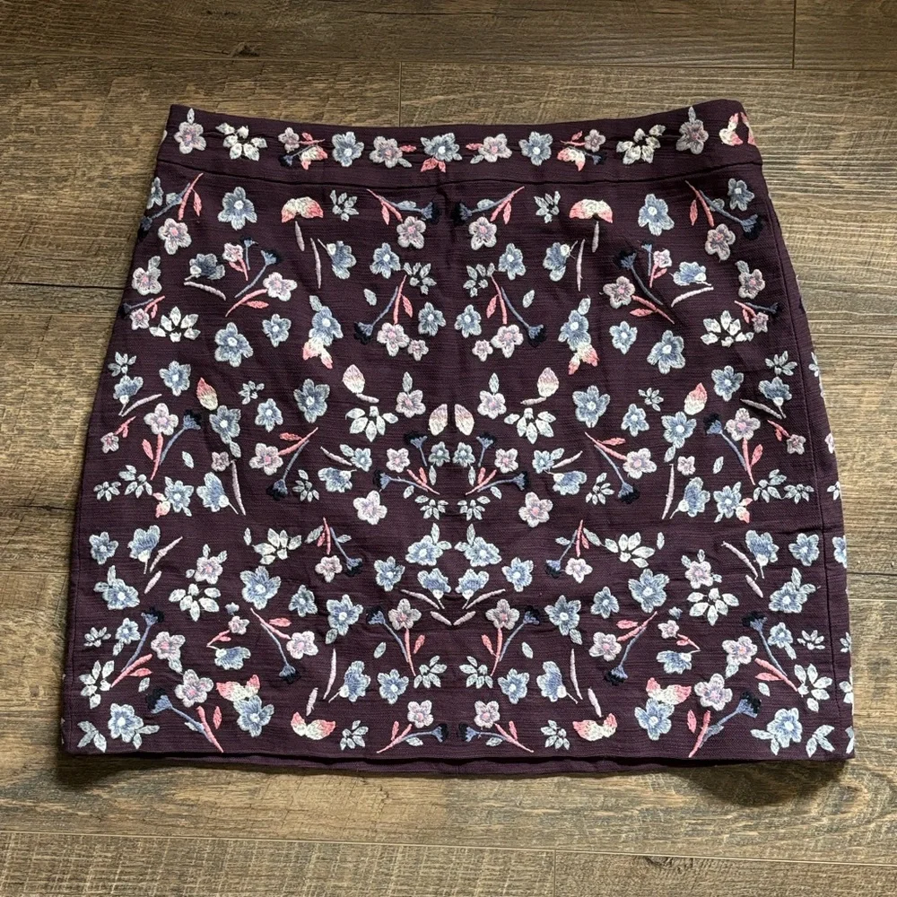 NWT LOFT Floral Embroidered Mini Skirt